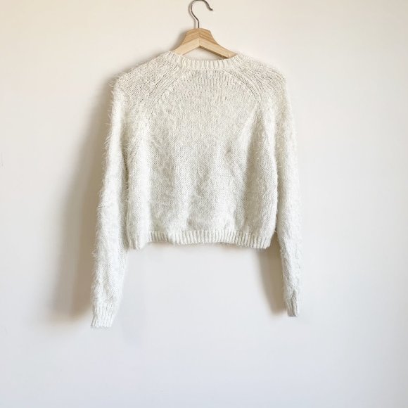 TOPSHOP | WHITE/CREAM FURRY KNITTED CROP TOP - Picture 2 of 5